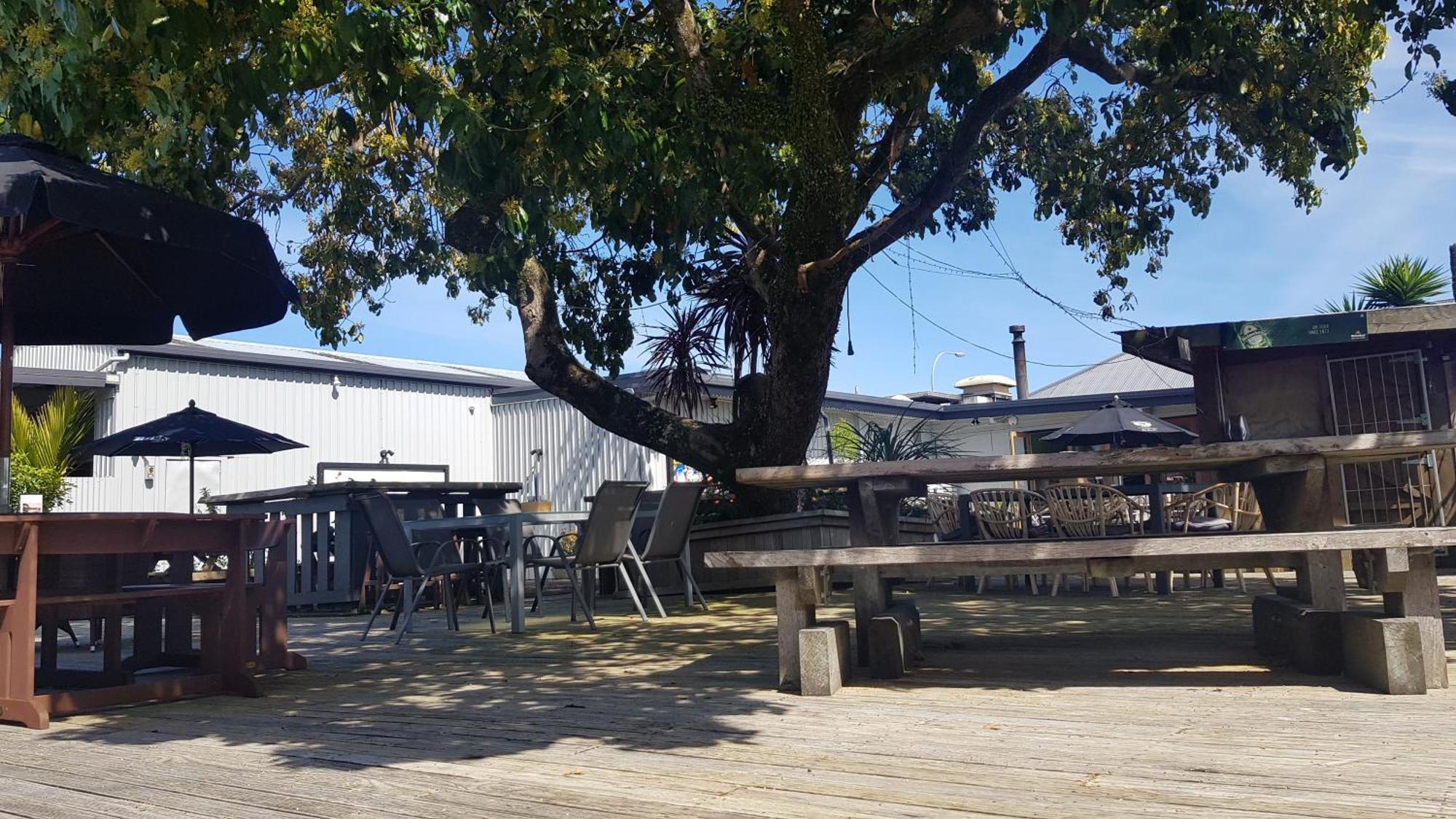 Talisman Hotel & Restaurant Katikati Luaran gambar